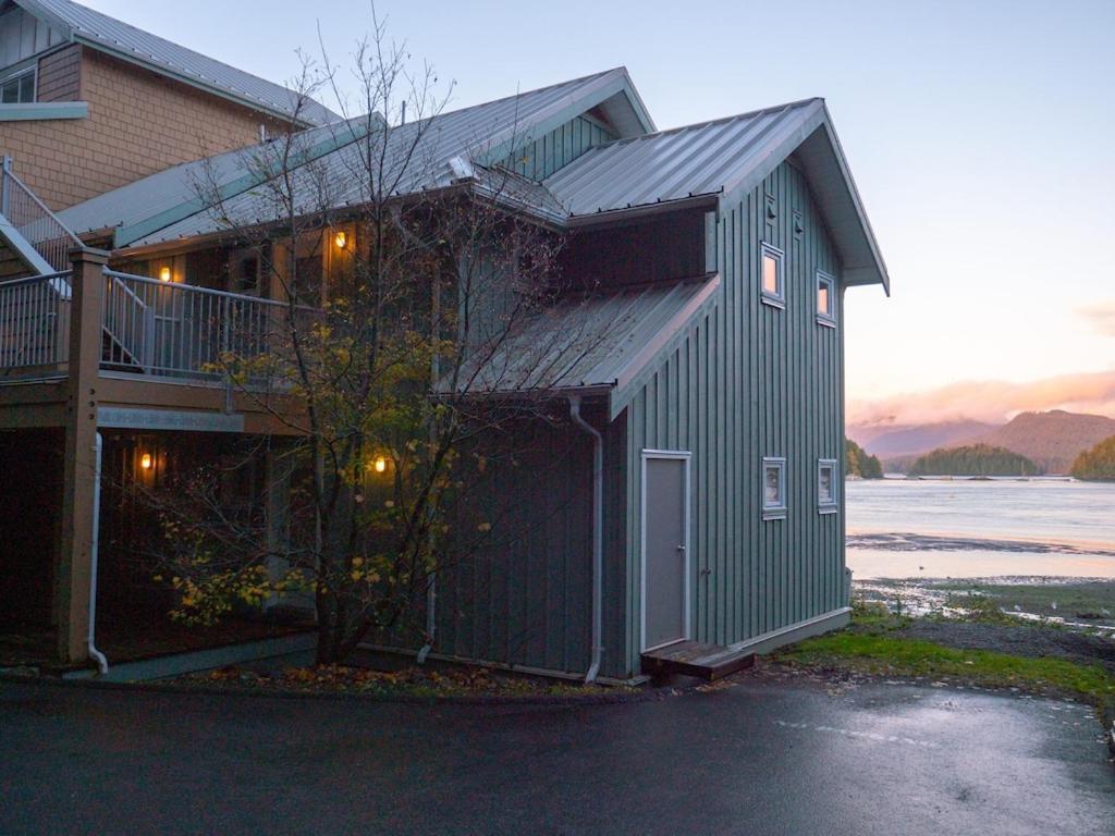 Waterfront View Of The Inlet, Short Walk To Town Apartment Tofino Exterior photo