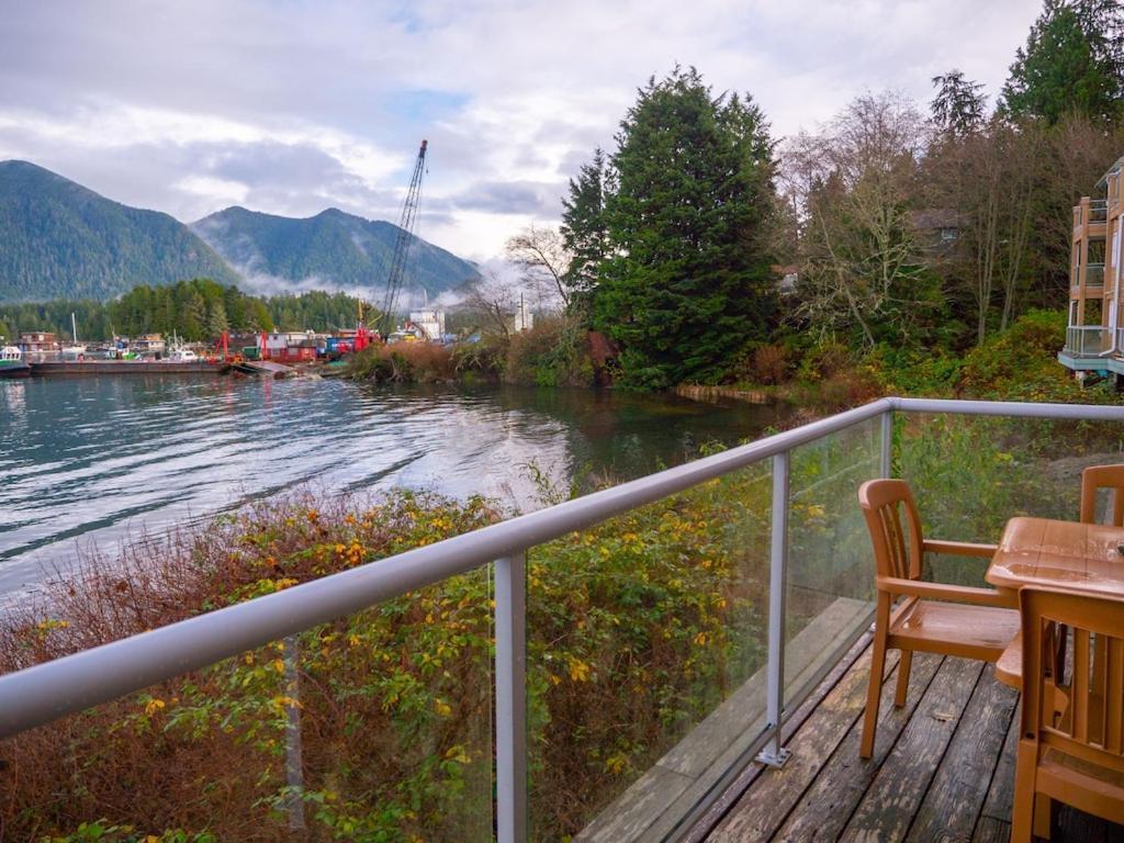 Waterfront View Of The Inlet, Short Walk To Town Apartment Tofino Exterior photo