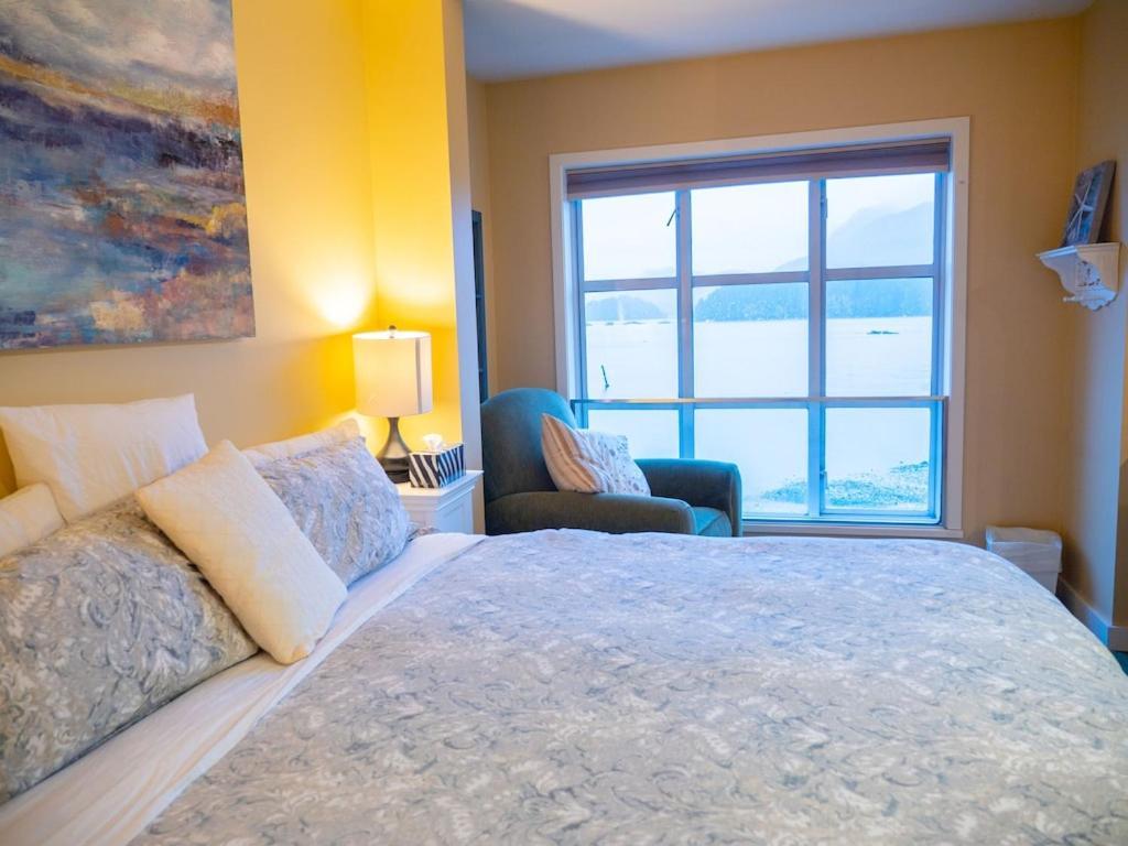 Waterfront View Of The Inlet, Short Walk To Town Apartment Tofino Exterior photo